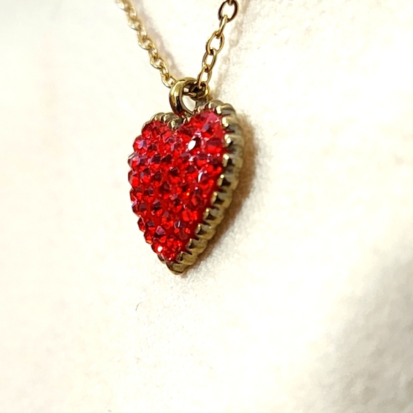 Minimalist 18k Gold Plated Steel Red Crystal Heart Pendant with Chain New - Picture 4 of 8